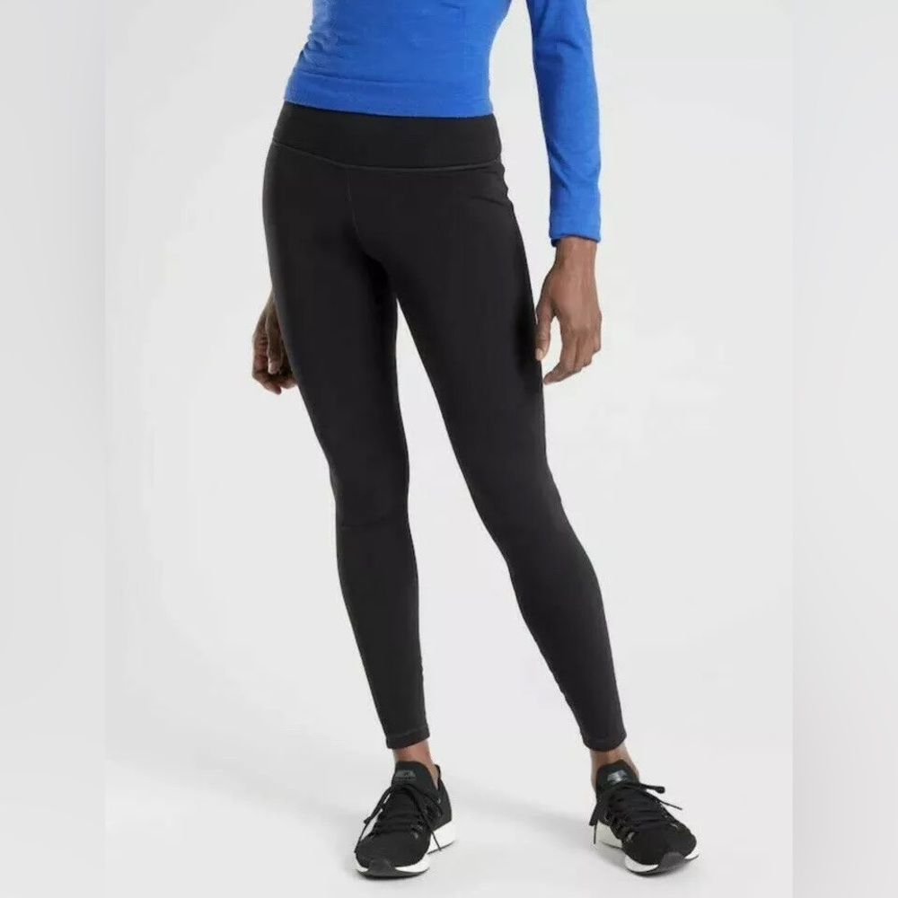 Athleta Altitude Tight, Size M, Black